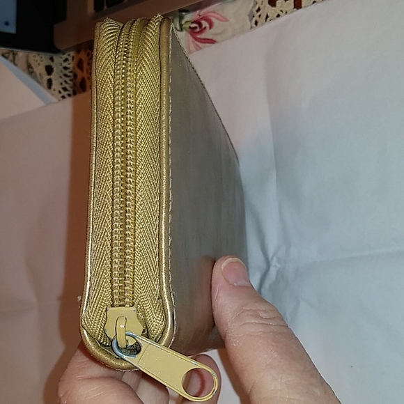 Gold zipper wallet - Picture 6 of 6